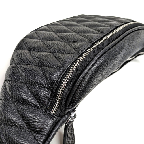 黒いキルティングボディバッグ ワンショルダー メンズ ボディバッグ 本革 bag キルティング black