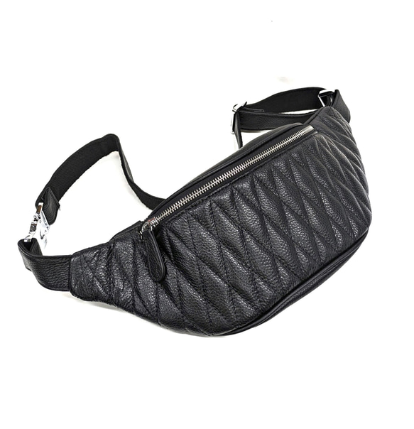 メンズボディバッグ キルティング ブラック 斜め掛け ボディバッグ