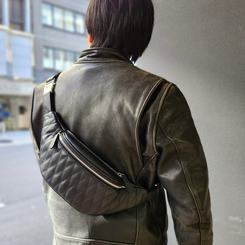 ブラック キルティング ボディバッグ ワンショルダー メンズ ボディバッグ 本革 bag キルティング black