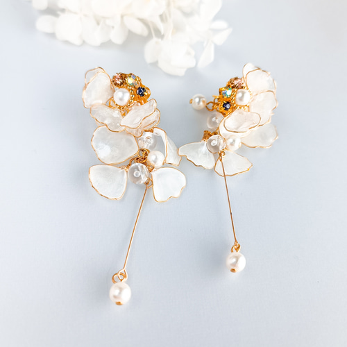 スイートピー ピアス 2way sweet pea 白い優美なスイートピー（サージカルステンレス