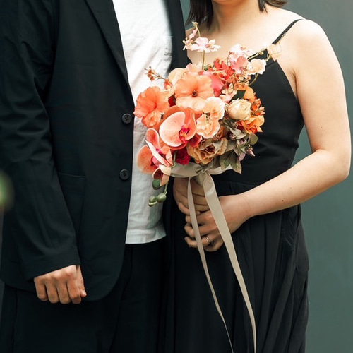 大人気！ピンクオレンジのぴょんぴょんブーケ｜シックで大人可愛い