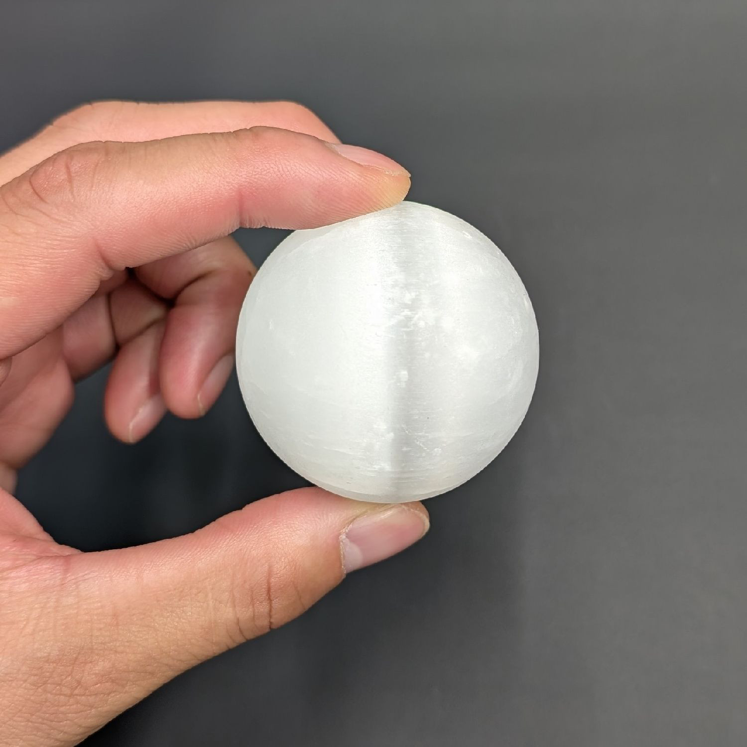 セレナイト スフィア ５０ミリ １５０ｇ Sel1 ジプサム 夢の実現へ一歩を踏み出す オブジェ お守り効果 贈答品