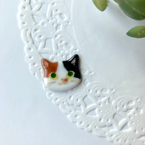 銀座「 和光 」の七宝焼「 2匹の猫 」ブローチ　 3匹の猫の七宝焼ブローチ 【受注制作】 | iichi 日々の暮らしを