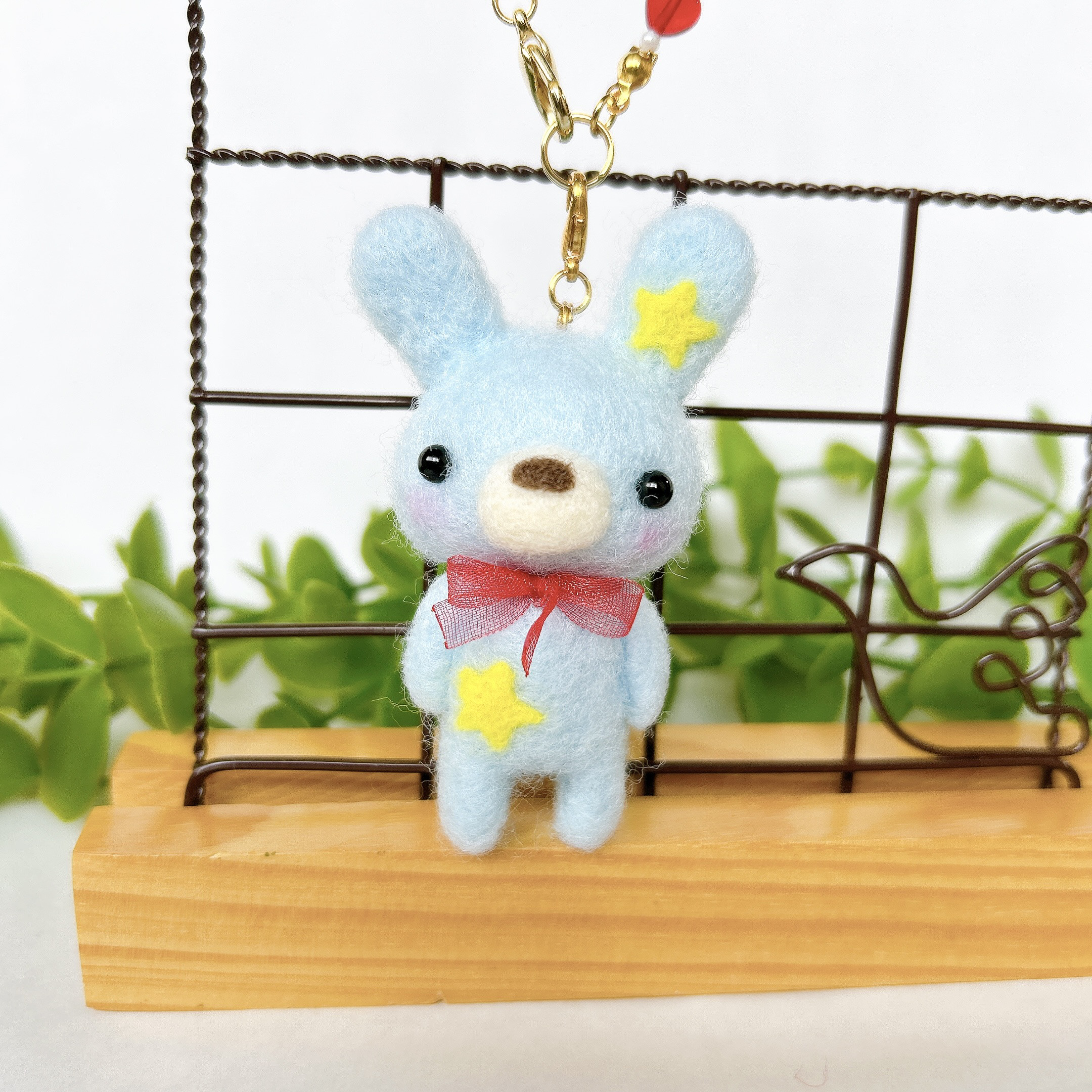 SOLD◆ハンドメイド バッグチャーム ブルーベリーパフェ 手染め引き揃え糸