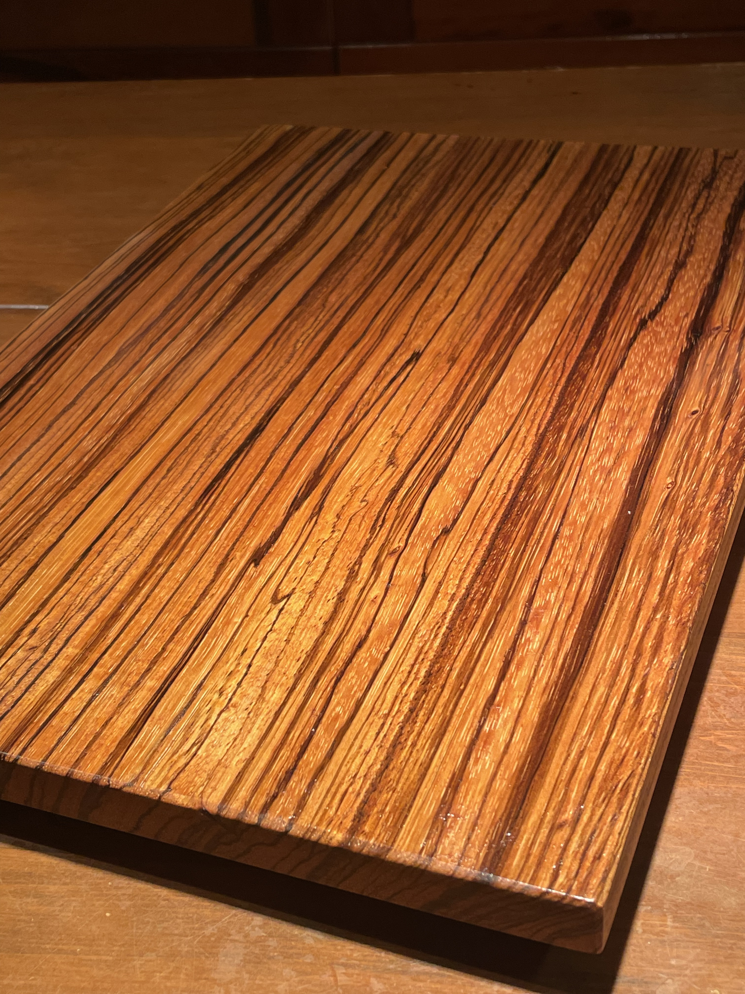 ゼブラウッド　カッティングボード　一枚板