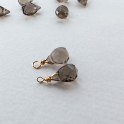 ＊4個＊ 天然石 パーツ スモーキークォーツ チャーム ブリオレット 金色 アクセサリー作り te091 2枚目の画像