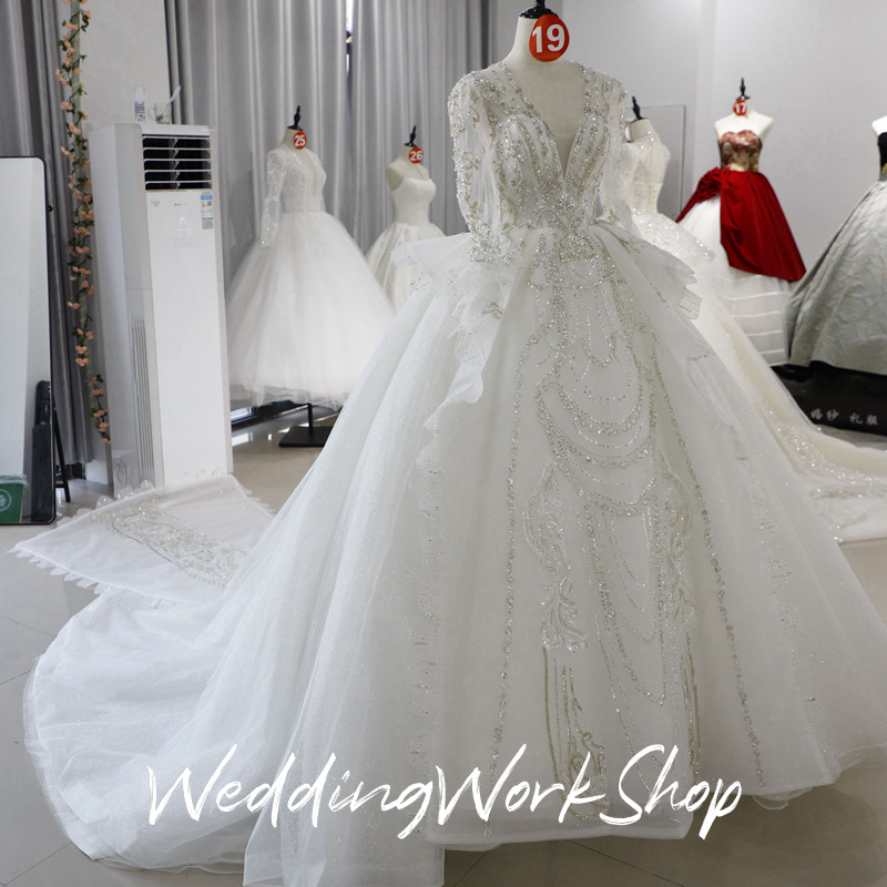 高級感プリンセスドレスウェディングドレス 贅沢 手縫いスパンコール パール豪華ロングトレーン おしゃれ上級者に人気C03