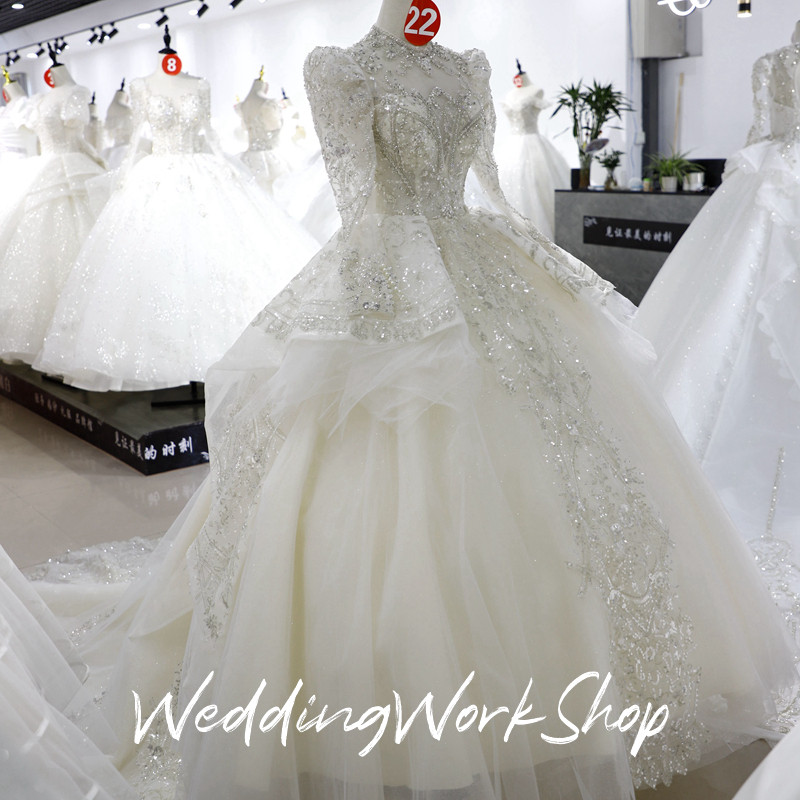 おしゃれ上級者に人気！ウェディングドレス 贅沢 手縫いスパンコール パール 豪華ロングトレーン 前撮り 花嫁C04