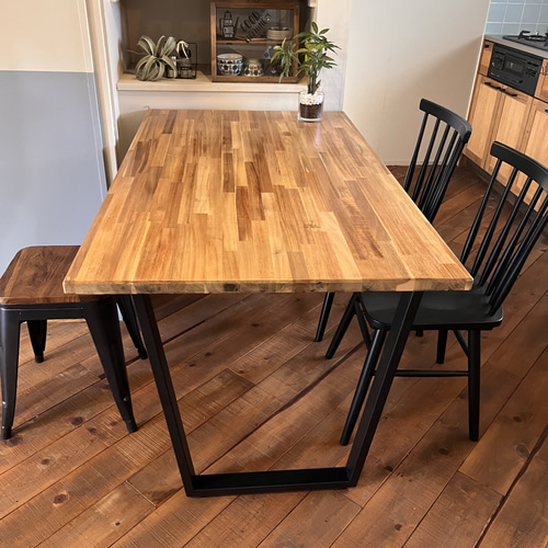 【展示品処分特価】 ダイニングテーブル 幅100cm アカシア集成材 アイアン脚 展示品処分特価】 ダイニングテーブル 幅100cm アカシア集成材 アイアン脚