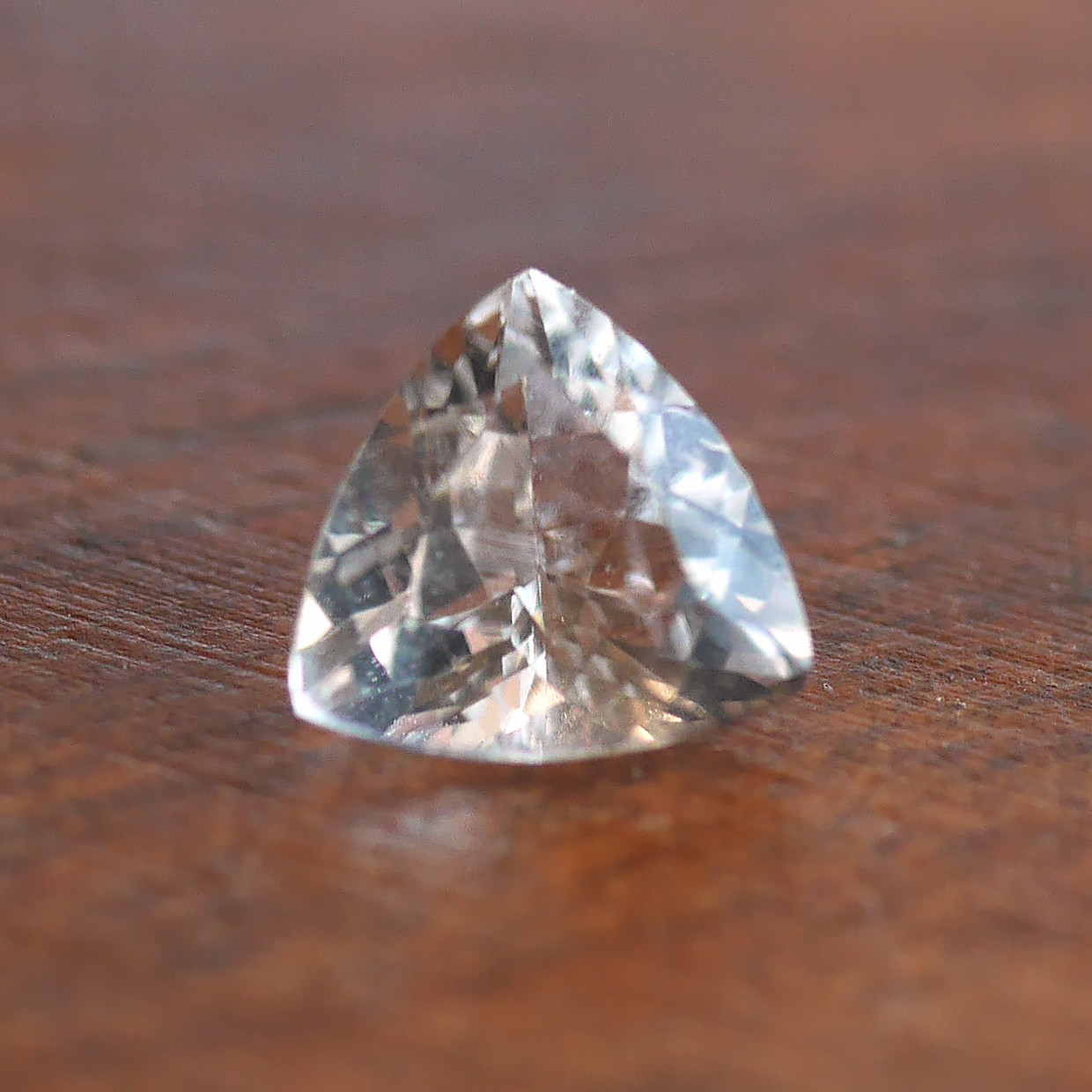 フェナカイト（ロシア・マリシェボ産）2420（ソ付） 【公式通販】