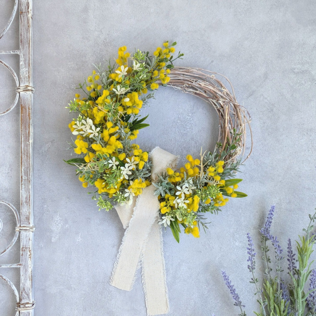 春色ミモザのナチュラルリース｜北欧インテリアにおすすめ｜シャビーな雰囲気も◎｜アーティフィシャルフラワー（造花）リース