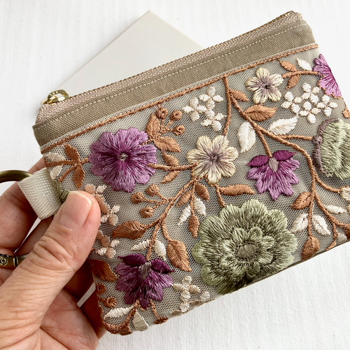 インド刺繍リボン ポケットティッシュケース付きミニポーチ カラビナ