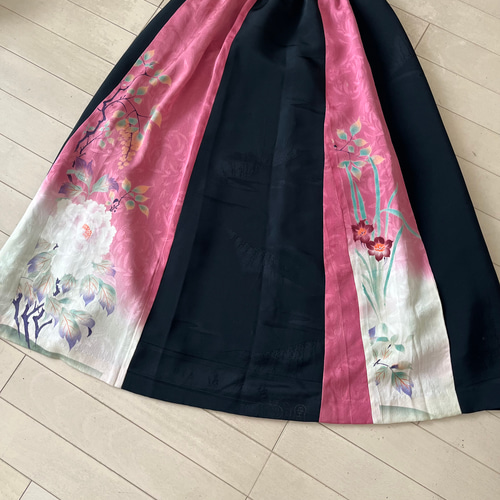 期間限定価格商品 黒とピンク花柄のロングスカート着物リメイク ロングスカート スカート