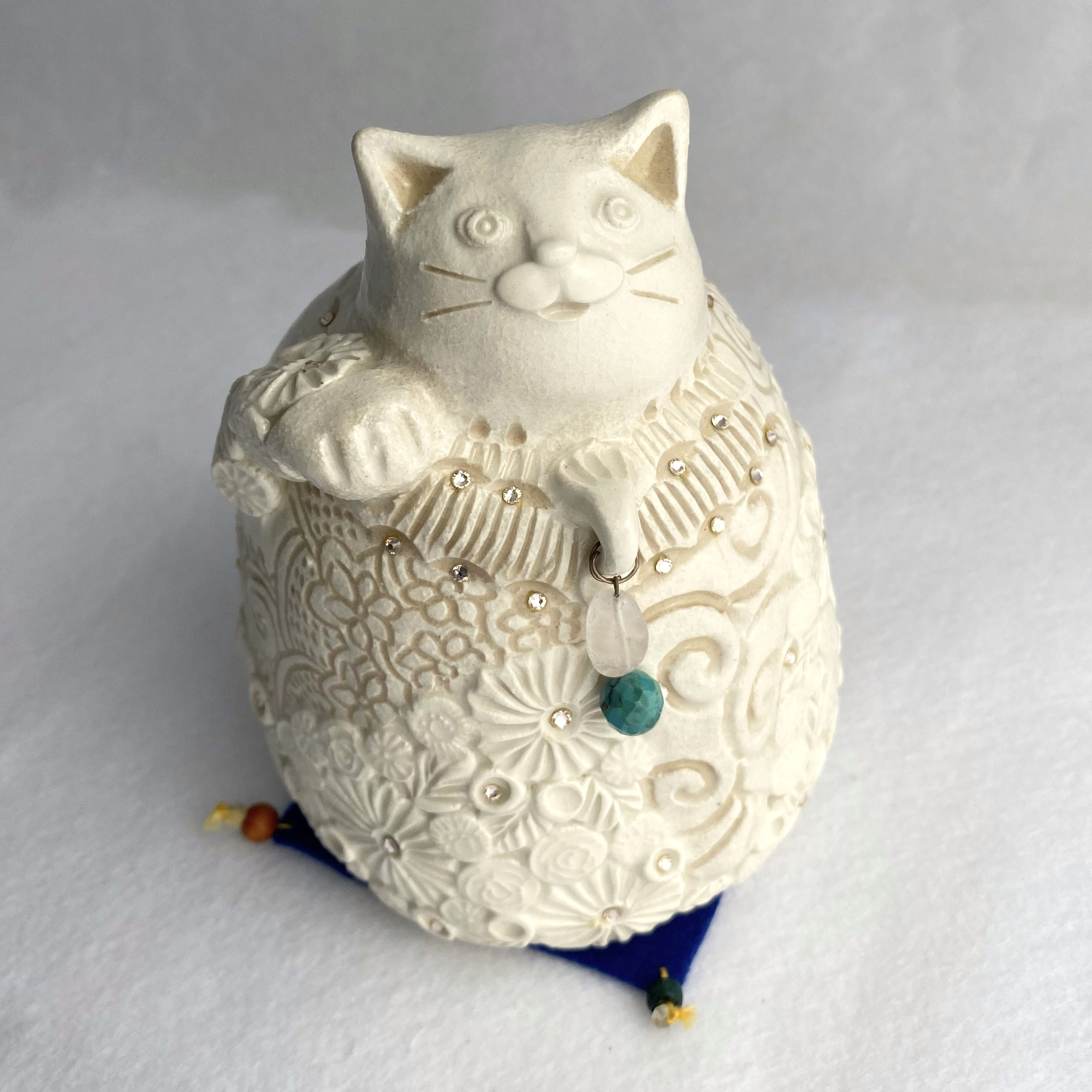 花小紋・輝き招き猫 ／ローズクォーツ＆ターコイズ 立体