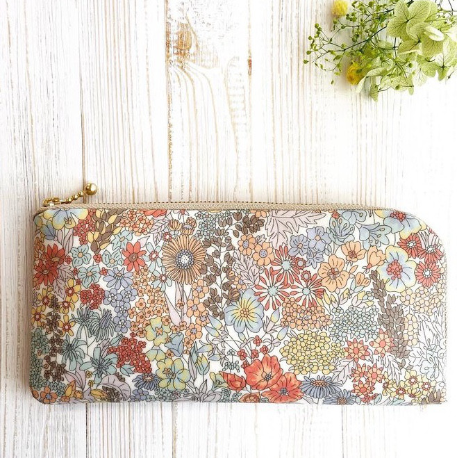 ＊ラミネート＊ L字ファスナー長財布  マーガレット・アニー  ミルキーオレンジ リバティプリント使用