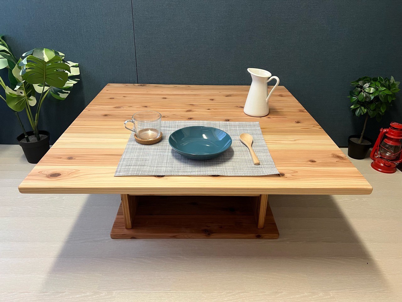 【送料無料】 ローテーブル 正方形 90cm 杉 ナチュラル 棚付き