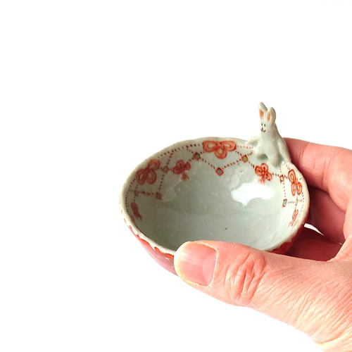 リボン柄とうさぎさんが可愛い うさぎ赤古紋 盃 陶器 おちょこ・ぐい呑