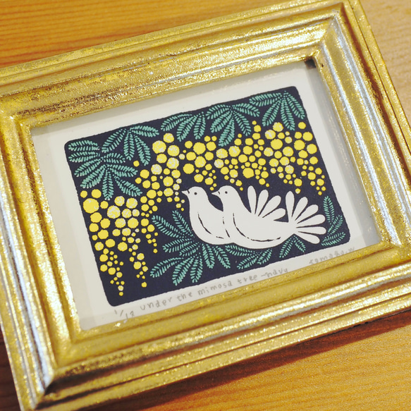版画 - under the mimosa tree - navy （シルクスクリーンプリント） 3枚目の画像