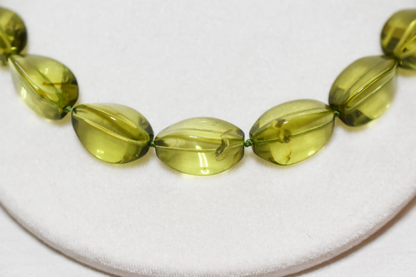 Ж現品限り リトアニア産天然グリーンアンバー72.2㎝ロングネックレス 2枚目の画像