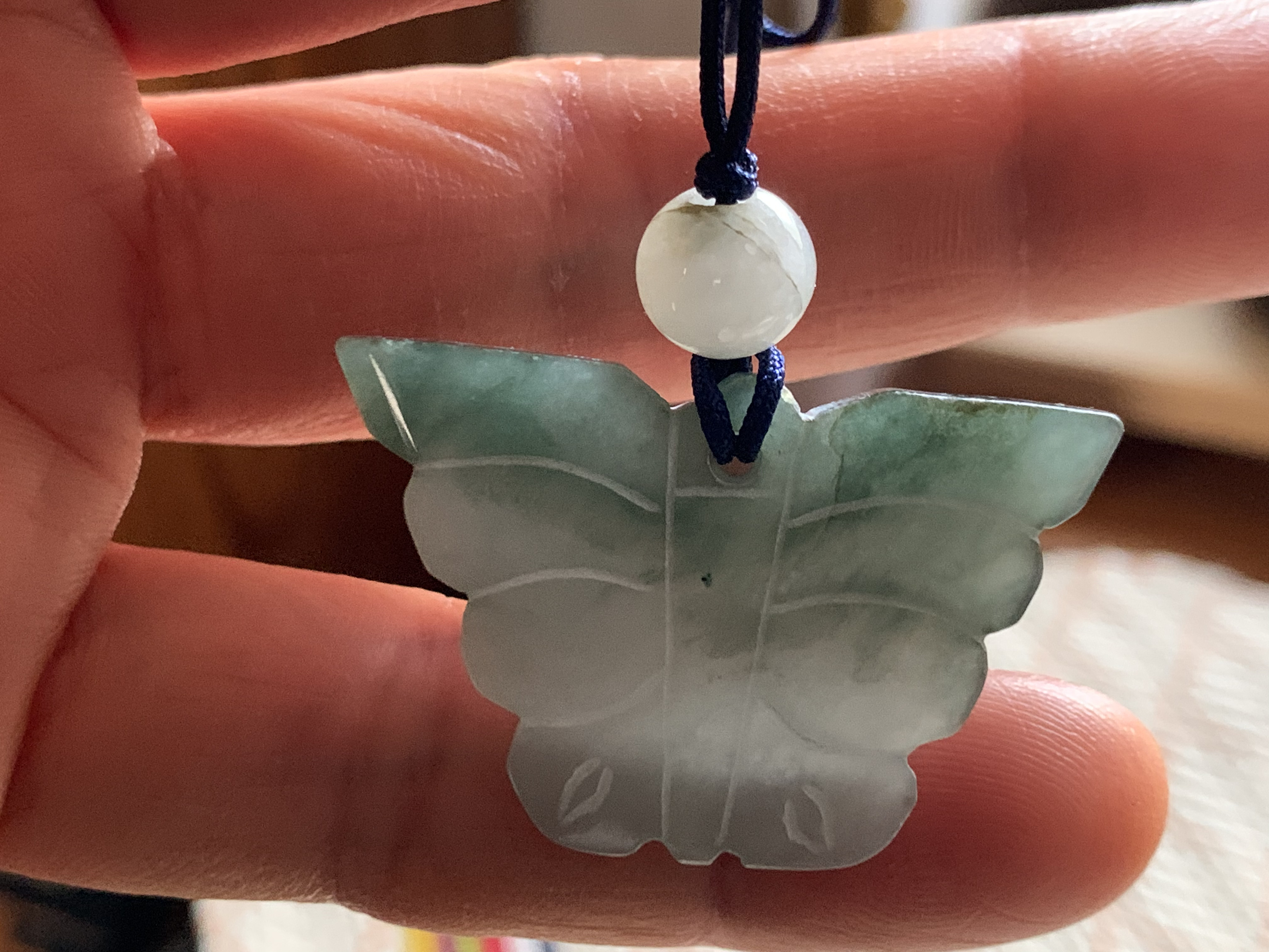 手彫り蝶板珠ミャンマー翡翠のお紐仕立てセミオーダーネックレス