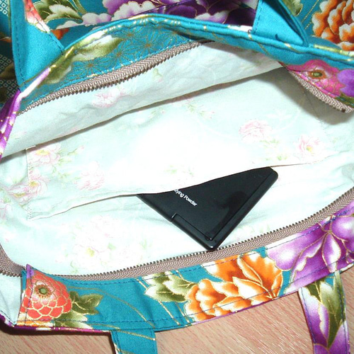 MOSCHINO　ヴィンテージ　ツイード　花柄　ハンドバック MOSCHINO ヴィンテージ ツイード 花柄 ハンドバック