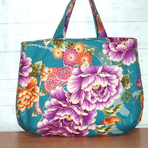 花柄トートバッグ 牡丹柄 ファスナー開閉 外付けオープンポケット