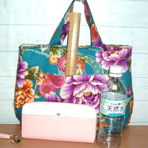 花柄トートバッグ 牡丹柄 ファスナー開閉 外付けオープンポケット