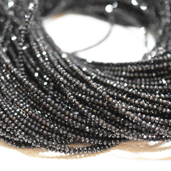 ж 天然石ブラックスピネルボタンカット2.4㎜ 120㎝ 連材 2枚目の画像