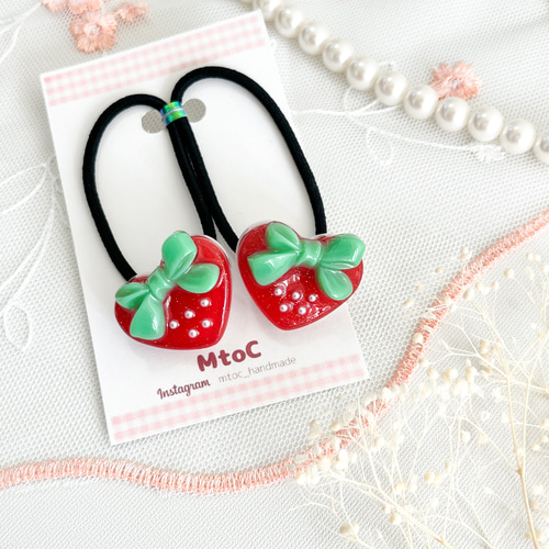 レジン いちごのハートヘアゴム キッズ ベビー 】子供 ヘアアクセサリー いちご かわいい プレゼント ヘアゴム MtoC  通販｜Creema(クリーマ) 18705313