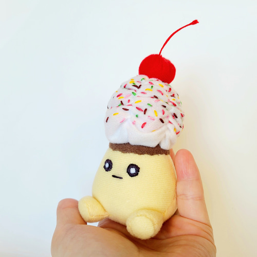 ぬいぐるみ ハンドメイド プリン 作家様 ご褒美プリンのぬいぐるみ ぬいぐるみ くろまるファクトリー 通販