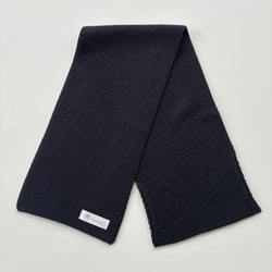 『ポコポコ』と表情豊かな【カノコ編み】のサッと巻けるコンパクトミニマフラー　【ネイビー】 5枚目の画像