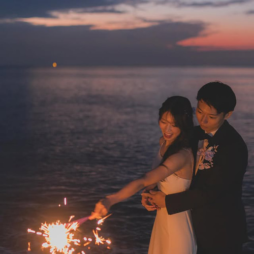 実例写真！人気上昇！ ウェディングドレス ツーピース ビーズの肩紐