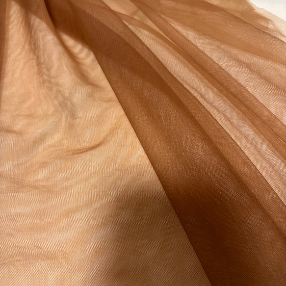 【幅広150cm】ソフトチュール生地 チョコレート｜なめらかでやわらかなチュール／ウェディング・背景布・衣装づくり 3枚目の画像