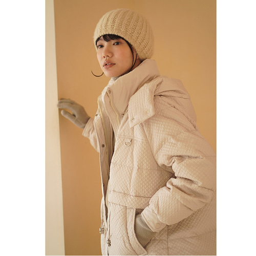 新品未使用！GYDA ベージュ ダウンジャケット フード付き　S 新品未使用！GYDA ベージュ ダウンジャケット フード付き S