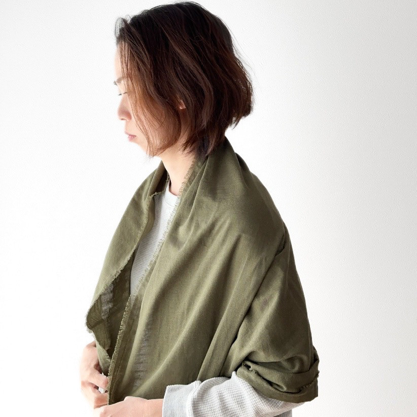 『 毎日着けたい、心地よさ。大人のための幅広ストール／カーキ 』和歌山県のオーガニックコットン使用