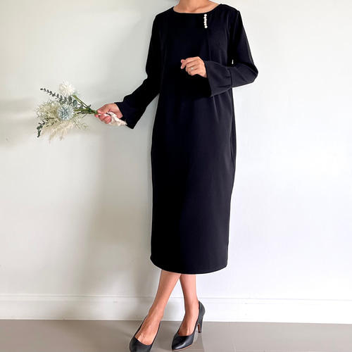 ＊美品【ソーノ】ワンピース　ピンタック　Aライン　ブラック　パール　M 美品【ソーノ】ワンピース ピンタック Aライン ブラック パール M