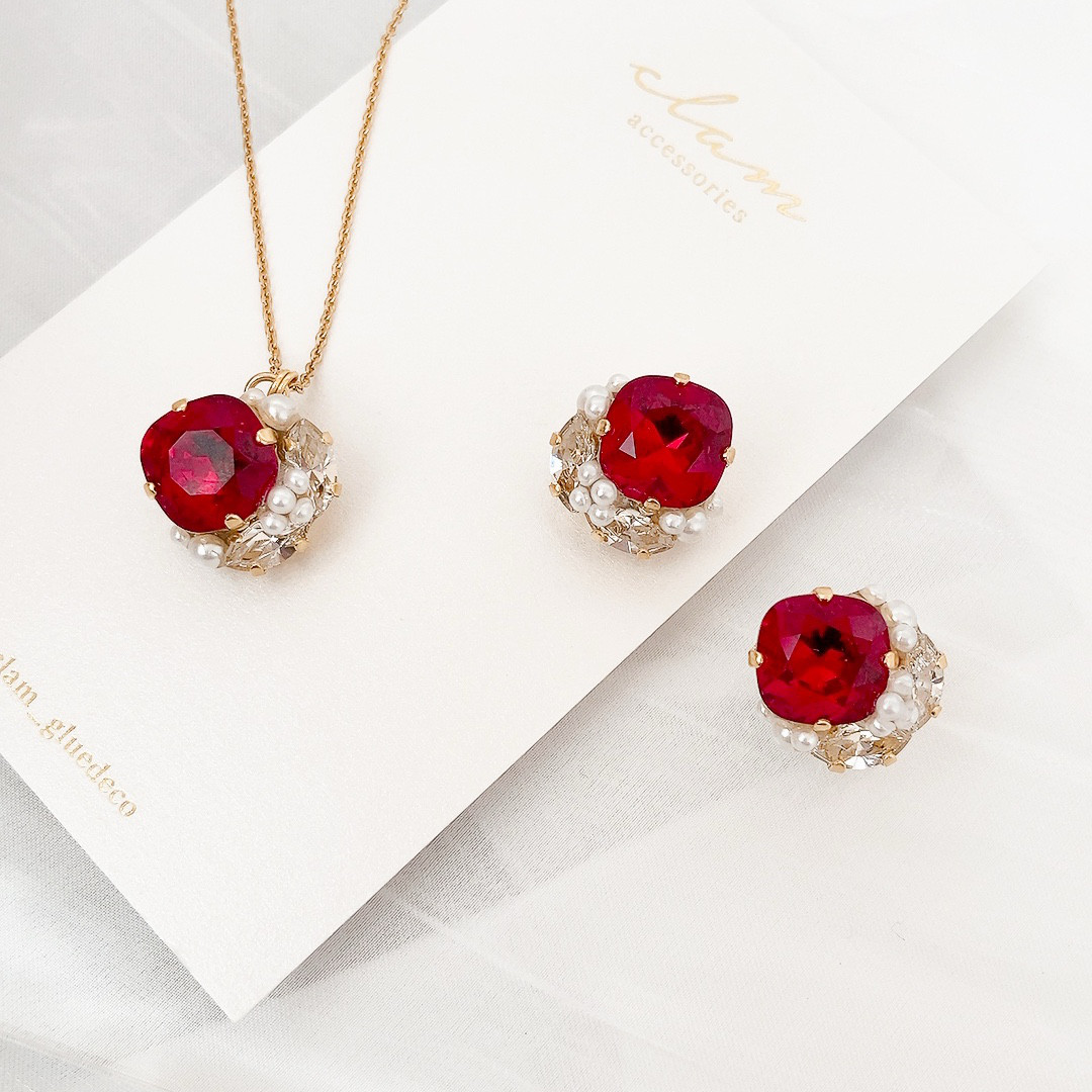 【1月誕生石カラー】ガーネットのビジューネックレス＆ピアス／イヤリング