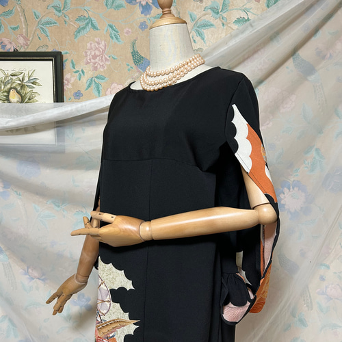 友禅染 駒刺繍 黒留袖ドレス ケープスリーブ 着物リメイク