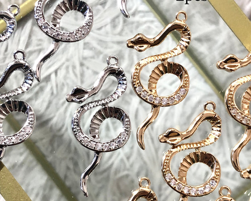  へびチャーム チャーム 和風 へび 黒/G – 貴和製作所オンラインストア