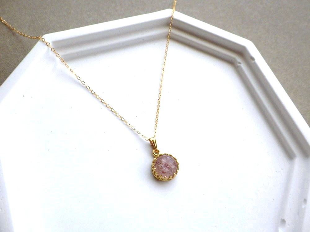 【限定数】【Creema限定】クラウンシリーズ ■ プチペンダント 14KGF ■ ストロベリークオーツ