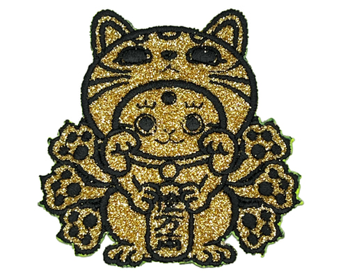 MANEKI NECO SENJU K.N GOLD（招き猫千手観音ゴールド）ステッカー