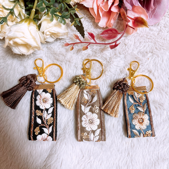 インド刺繍リボン　キーホルダー　タッセル　キーリング　チャーム　NO2924 インド刺繍リボン キーホルダー タッセル キーリング チャーム