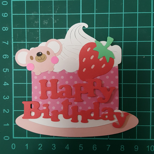 Happybirthday。誕生日。5色ケーキ。プレゼント。アルバム。クラフト