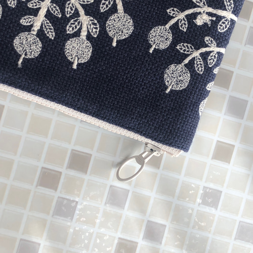 mina perhonen ringo & tambourine ポーチ ミナペルホネン の刺繍生地
