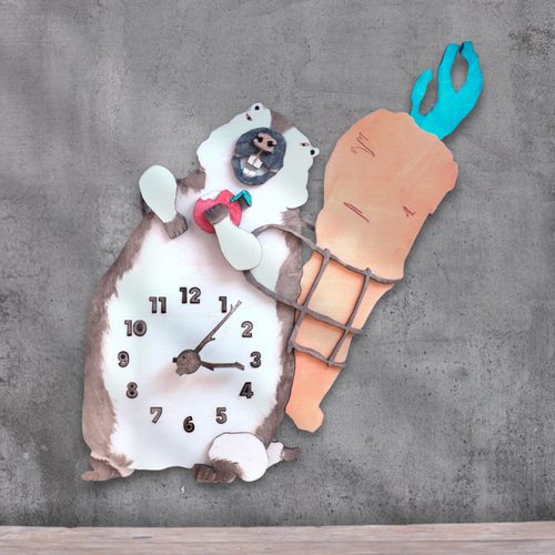 絵本から逃げ出したマーモット レギュラーサイズ 時計 木製 掛け時計