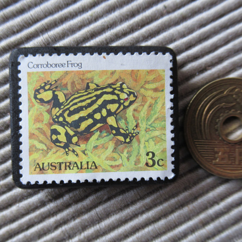 アップサイクル オーストラリア カエル切手ブローチ 10288 ブローチ