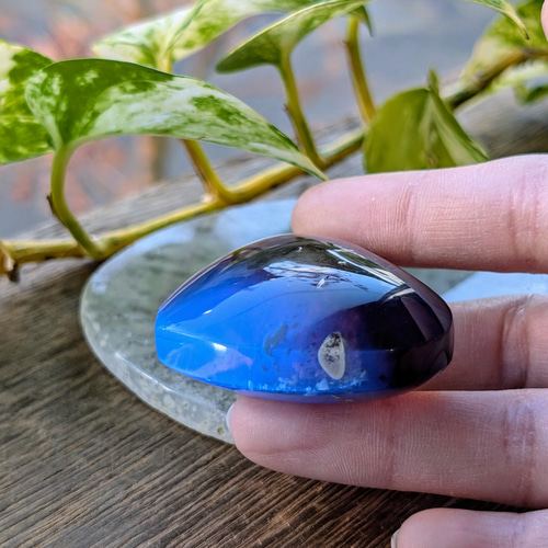 ☆ハート♡型☆ブルーアンバー・琥珀☆置き石 天然石 ファミリア