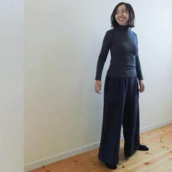 裏起毛であったか☆コットンモールスキンのワイドパンツ・チャコールグレー 5枚目の画像