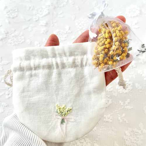 お花の刺繍ポーチとポプリのセット＊ミモザ サシェ 匂い袋 まる