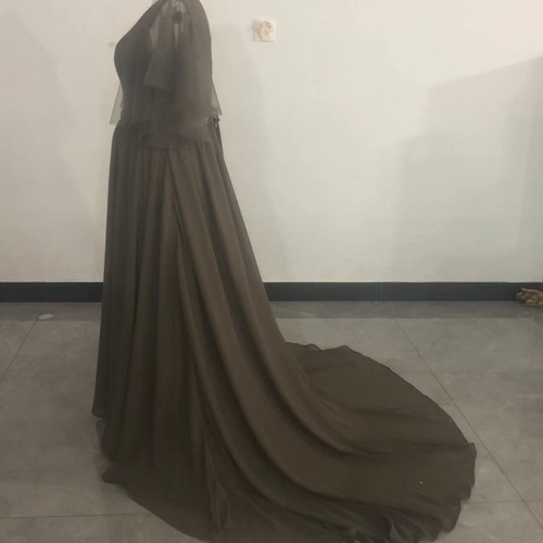 パーティードレス ブラウン カラードレス Vネック ふわふわ袖